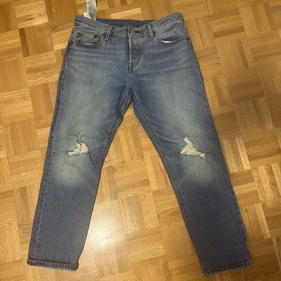 Levi’s Mom Jeans - Picture 1 of 3